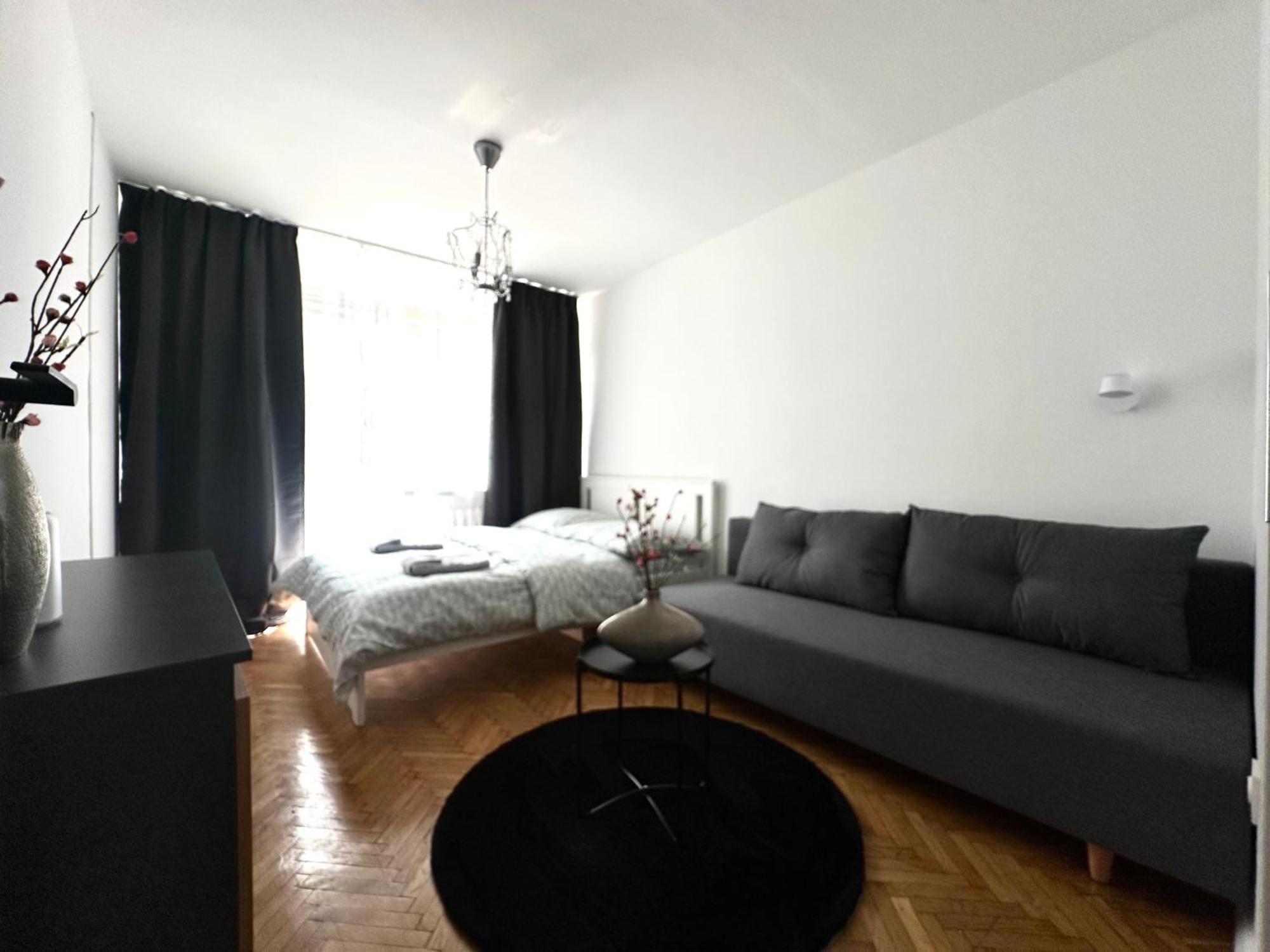 Wita Stwosza Apartment - Self Check-In 20H فروتسواف المظهر الخارجي الصورة